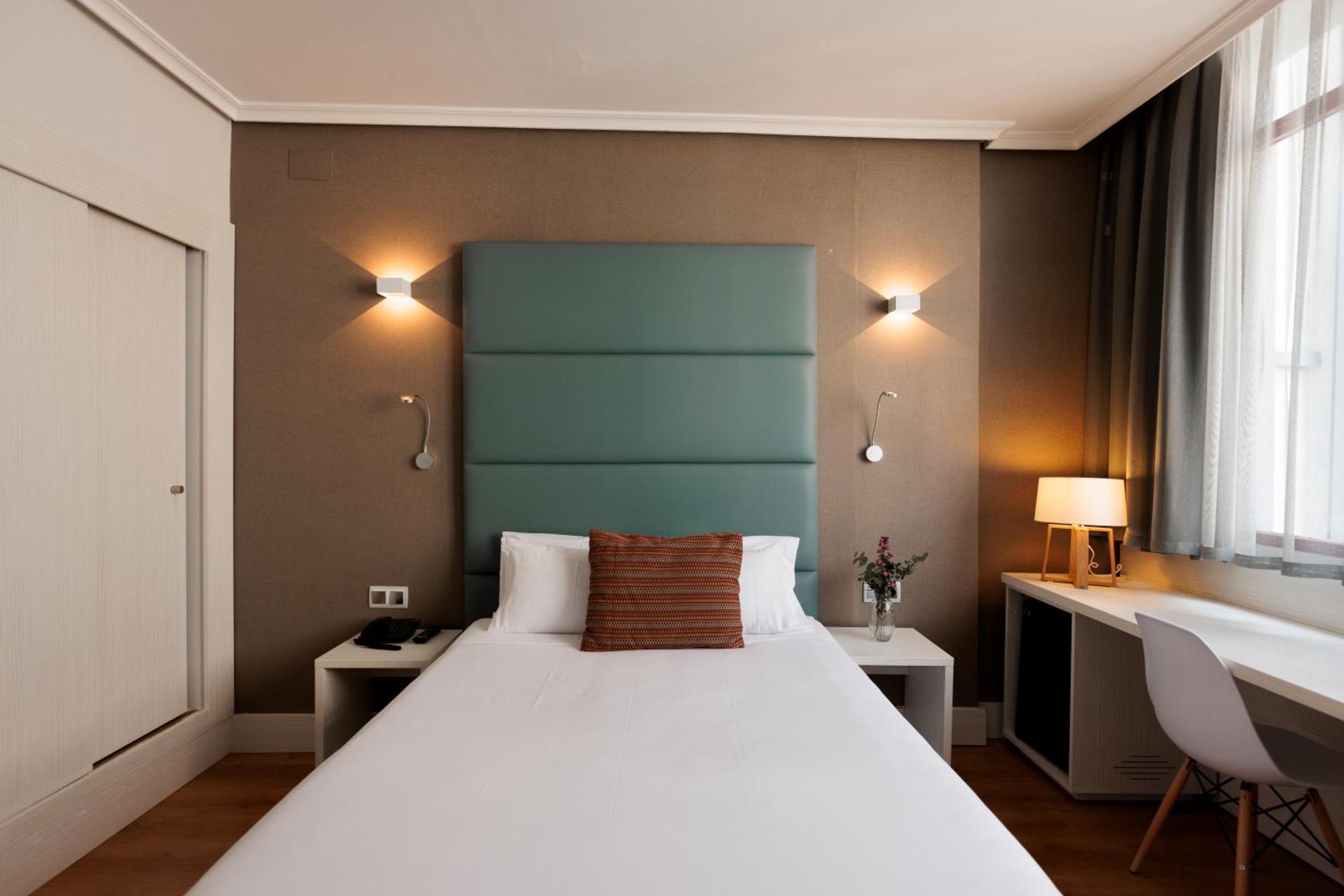 Hotel Pax Guadalajara Bagian luar foto