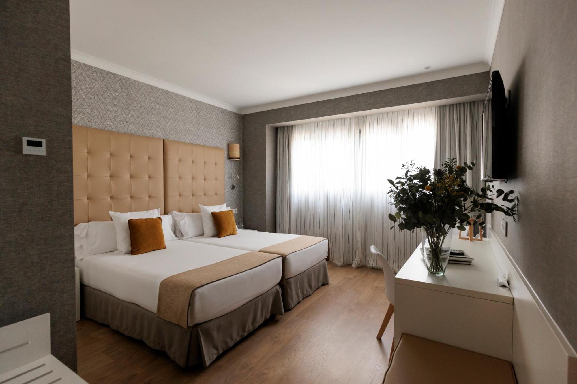 Hotel Pax Guadalajara Bagian luar foto