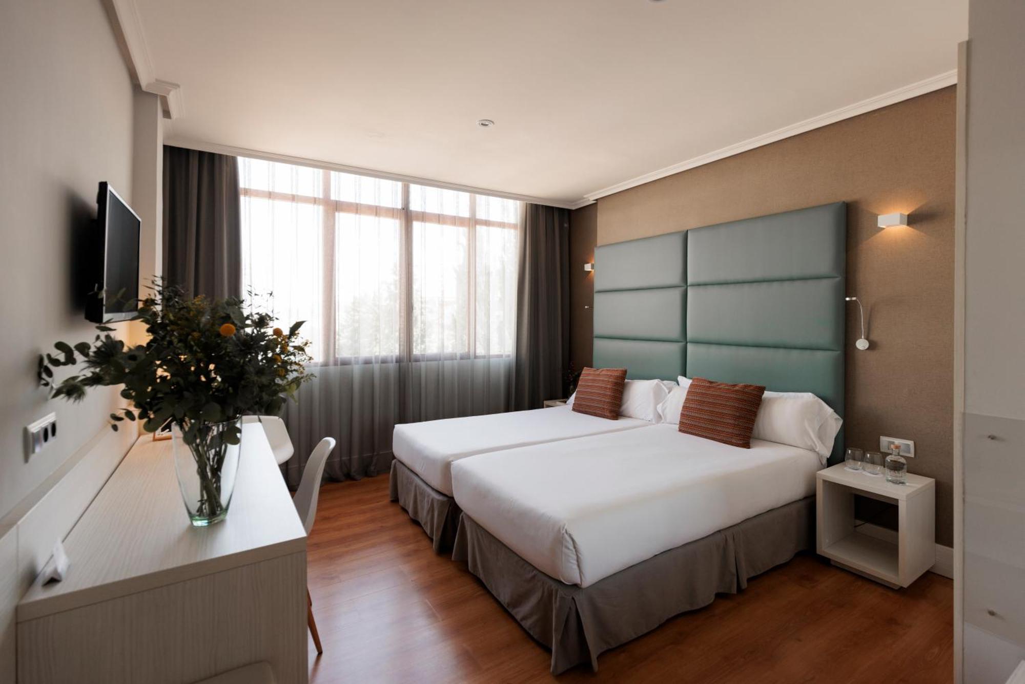 Hotel Pax Guadalajara Bagian luar foto