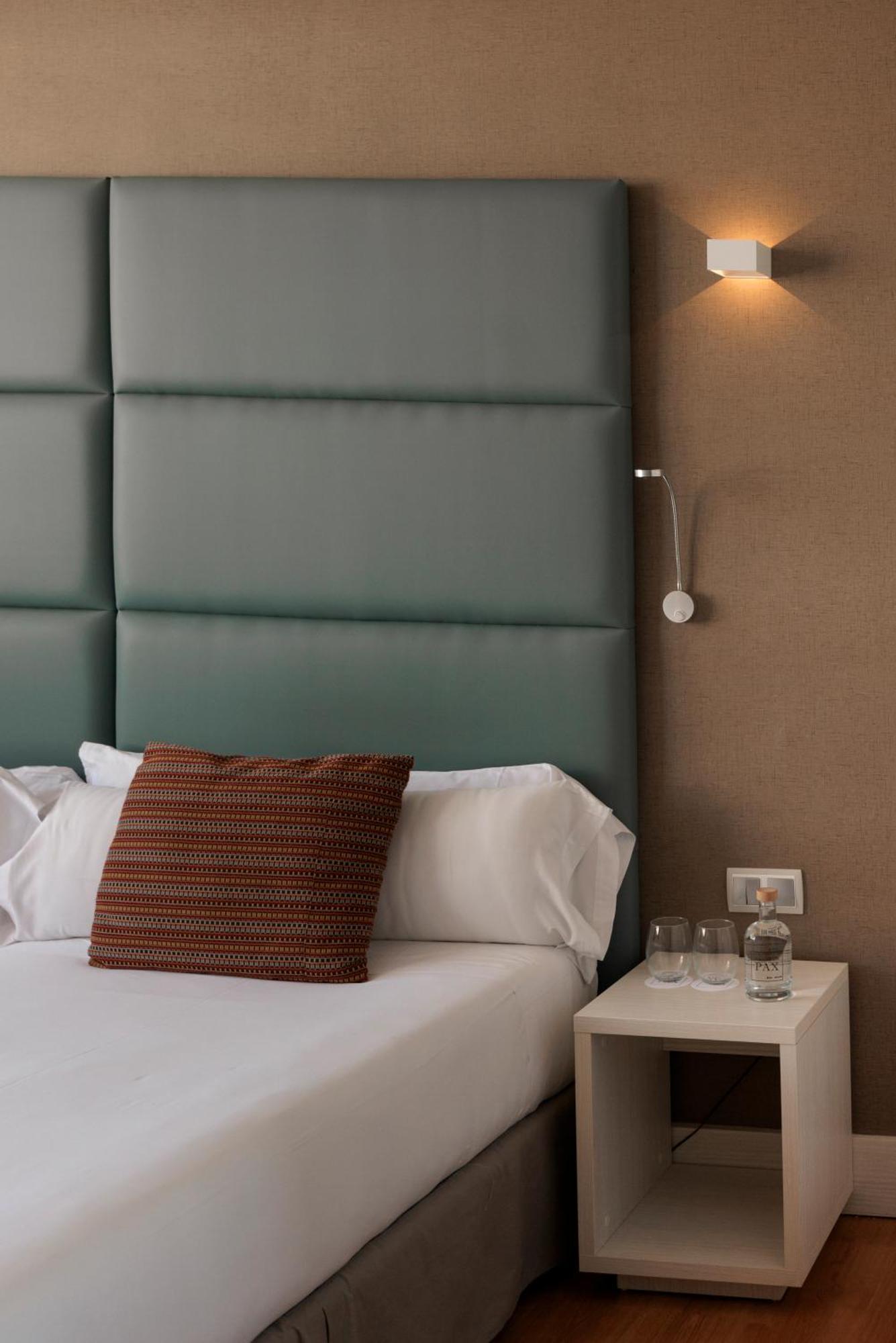 Hotel Pax Guadalajara Bagian luar foto